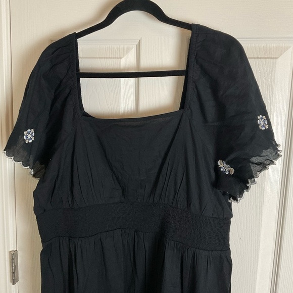 Old Navy Waist-Defined Black Dress with Embroidered Sleeves Dress size X-Large - Picture 3 of 6